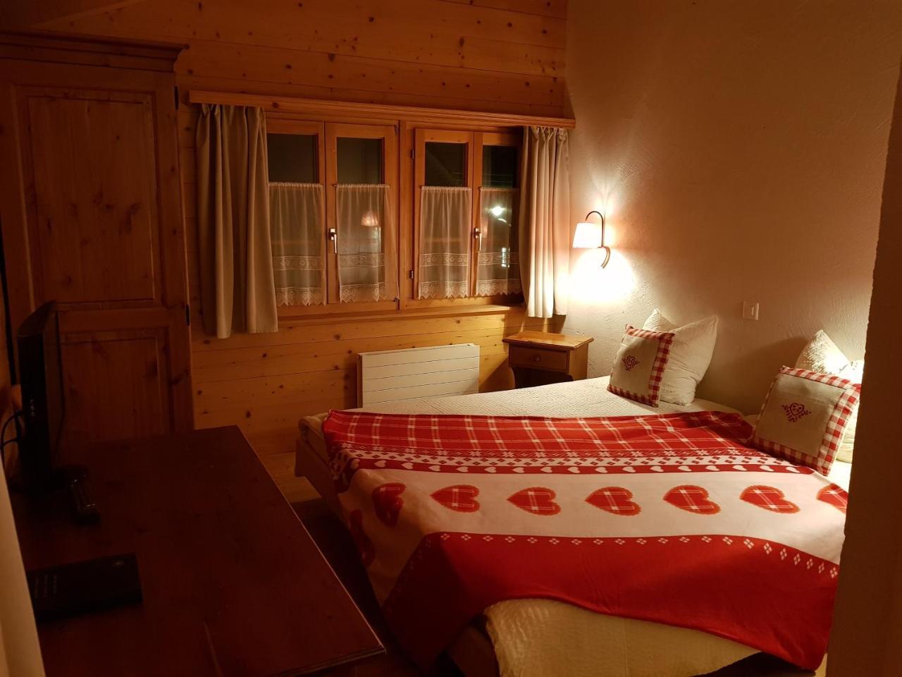 Auberge De L'Ours Vers L'Eglise Екстериор снимка