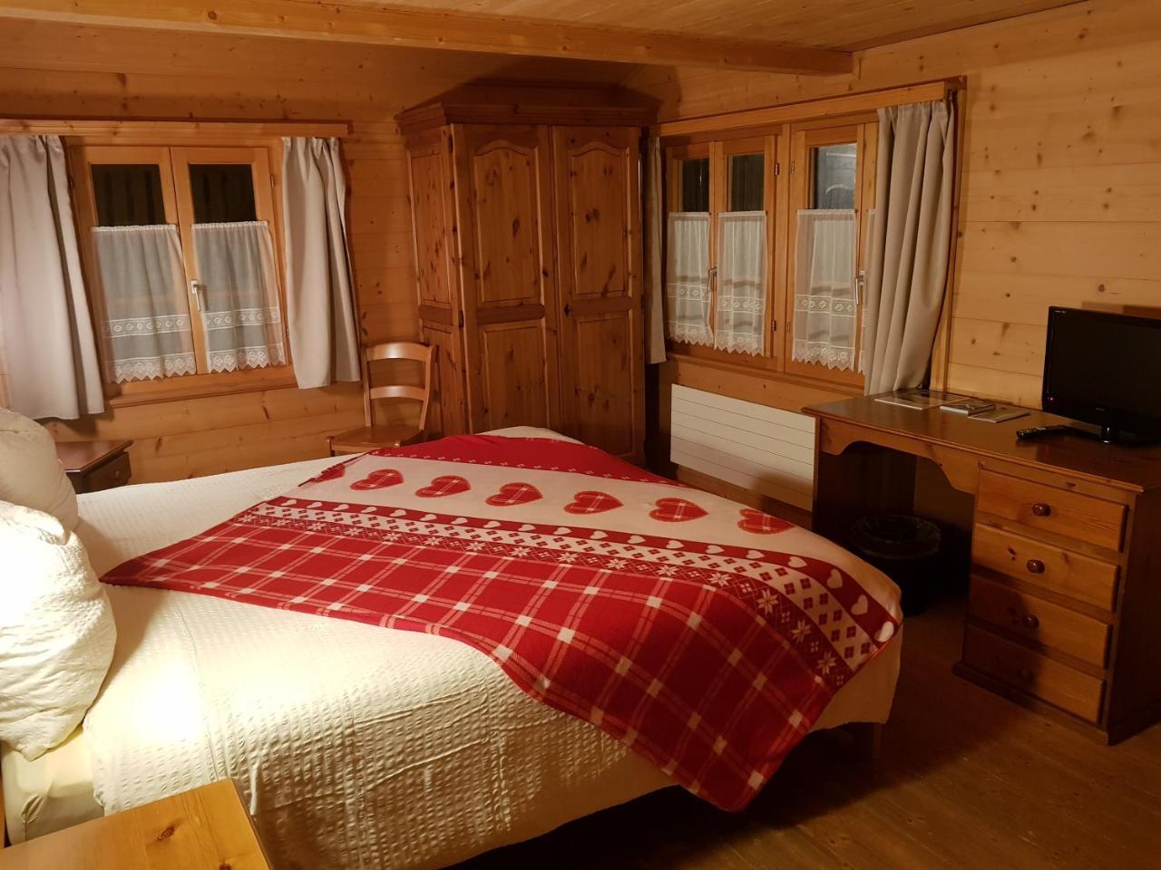 Auberge De L'Ours Vers L'Eglise Екстериор снимка